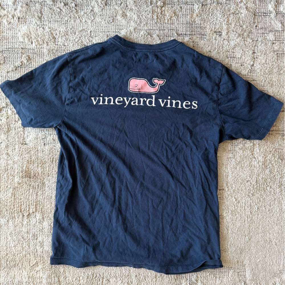 Vineyard Vines Classic Whale Tee – Size Small